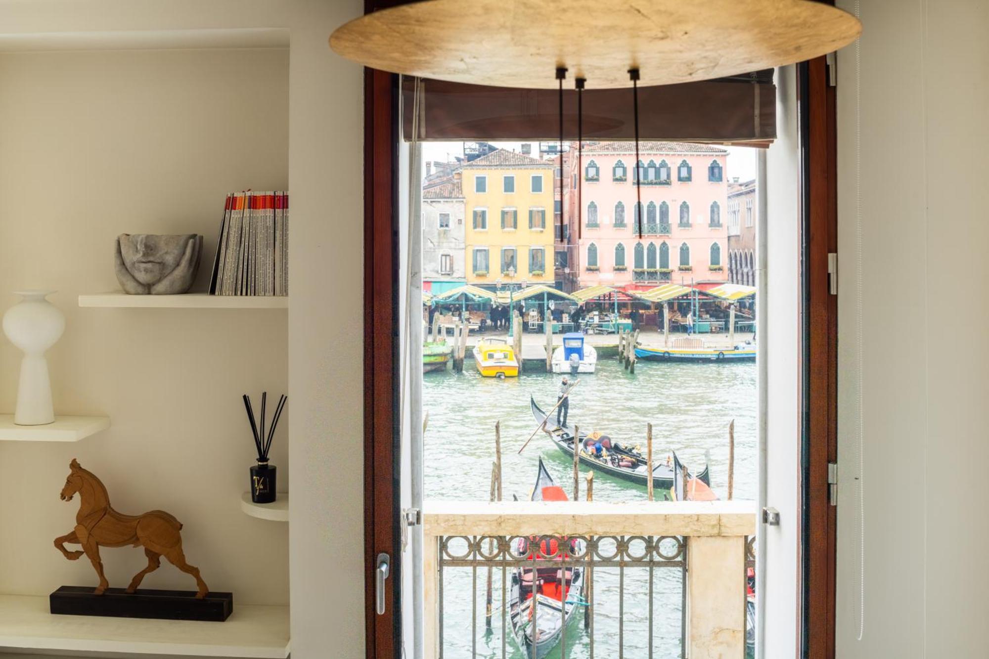 Grand Canal Luxury Apartment With Terrace R&R Венеция Экстерьер фото